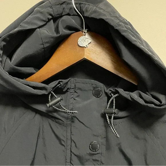 Roots Outdoors Black Nylon Windbreaker Men Women Large - Picture 3 of 13